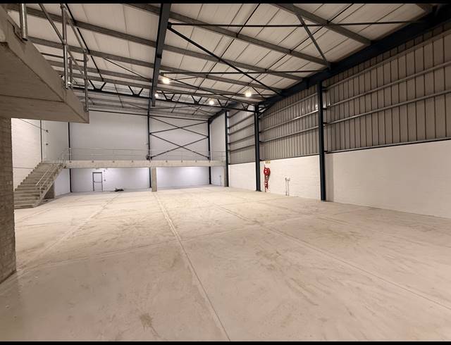 641M² WAREHOUSE FOR SALE IN FIRGROVE